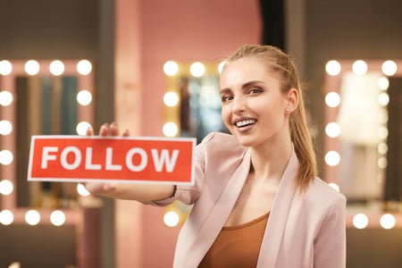 promociones salón de belleza redes sociales follow