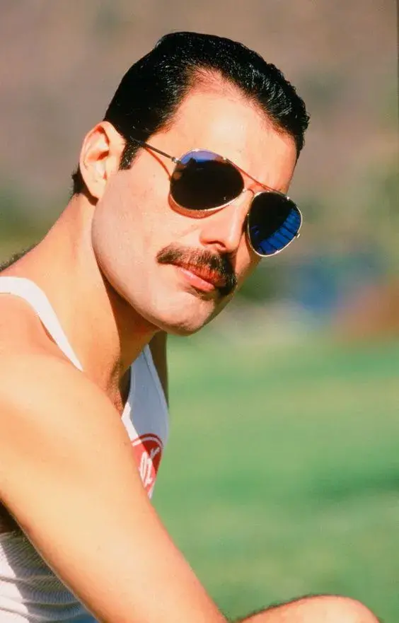 Bigote hombre (5)